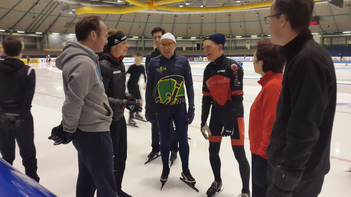 TeamCorendon's tweet image. Superleuke clinic gegeven voor mensen van Strikwerda Investments! Opbrengst is voor @SpierenvSpieren #corendon