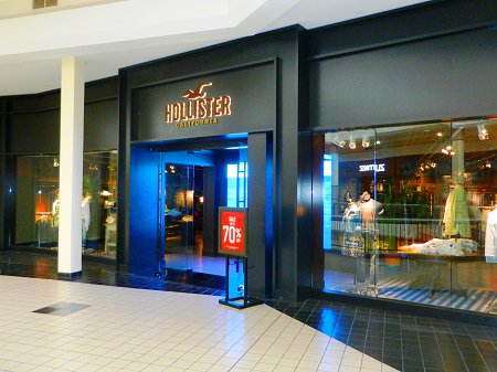 hollister in ingram park mall