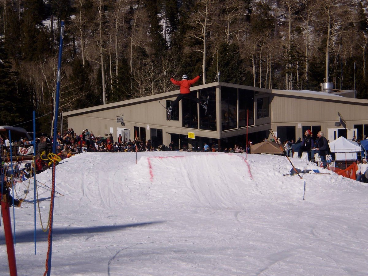 SkiPajarito's tweet photo. Woohoo! Today is #Skiesta! PC: John Wohlbier https://t.co/pYFoQrhPv7