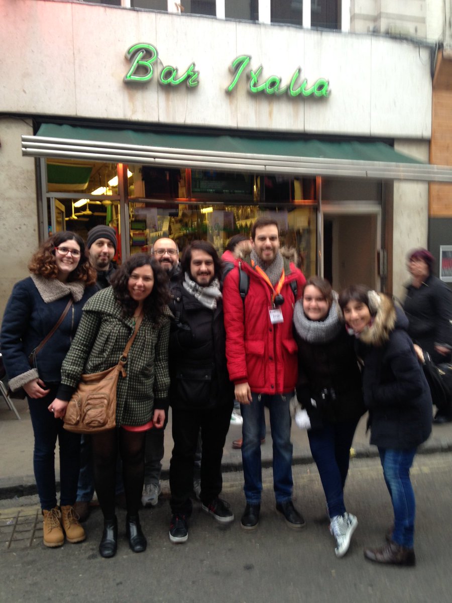 BritRockLondon's tweet photo. Tour del rock en #Soho con @TourLondres. #BarItalia donde los "olvidados" se reunen https://t.co/iR3WDpyF4A