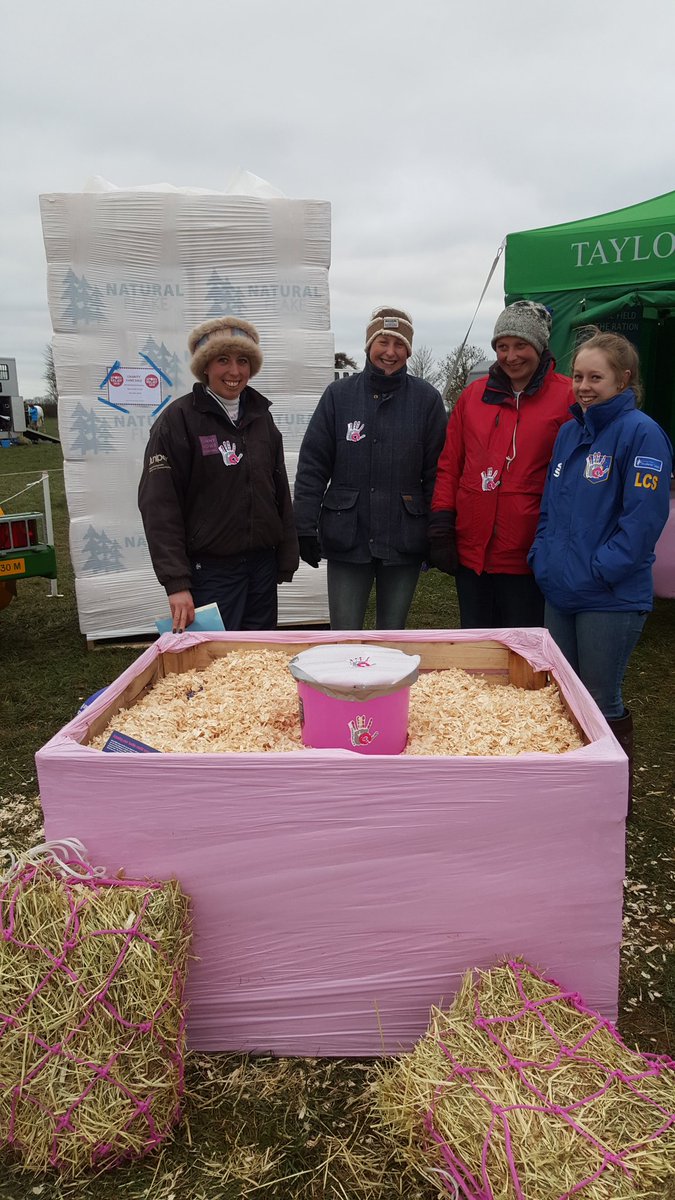 GinnyHoweEvent's tweet photo. A V.important charity @SwalcliffeParkE Please everyone support and be aware @CoppaFeelPeople #BreastCancerAwareness https://t.co/MlwLqLlGBC