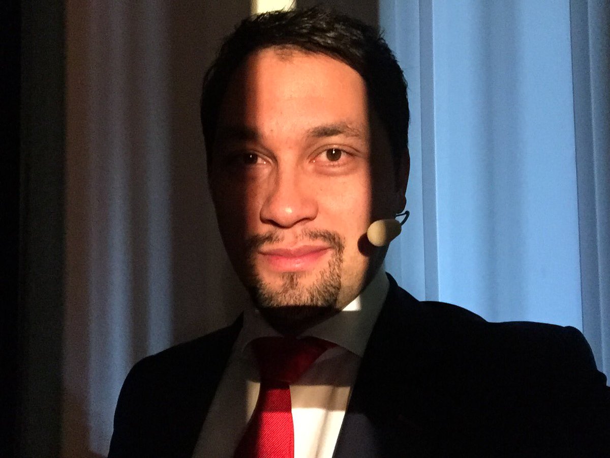 Daniel_Enz_1's tweet photo. Backstage am Querdenker Tag 2016. #quer16 https://t.co/2dqUEcwQgG