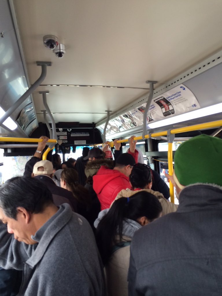 AngeliaRoggie's tweet photo. .@MTA tell me how this is possible on a Saturday! #Queens #NeedMoreBuses https://t.co/fvBBUqCOD6