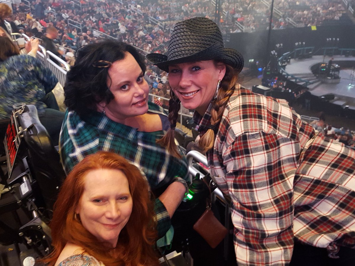 sandy hoover (@shoovs67) on Twitter photo 