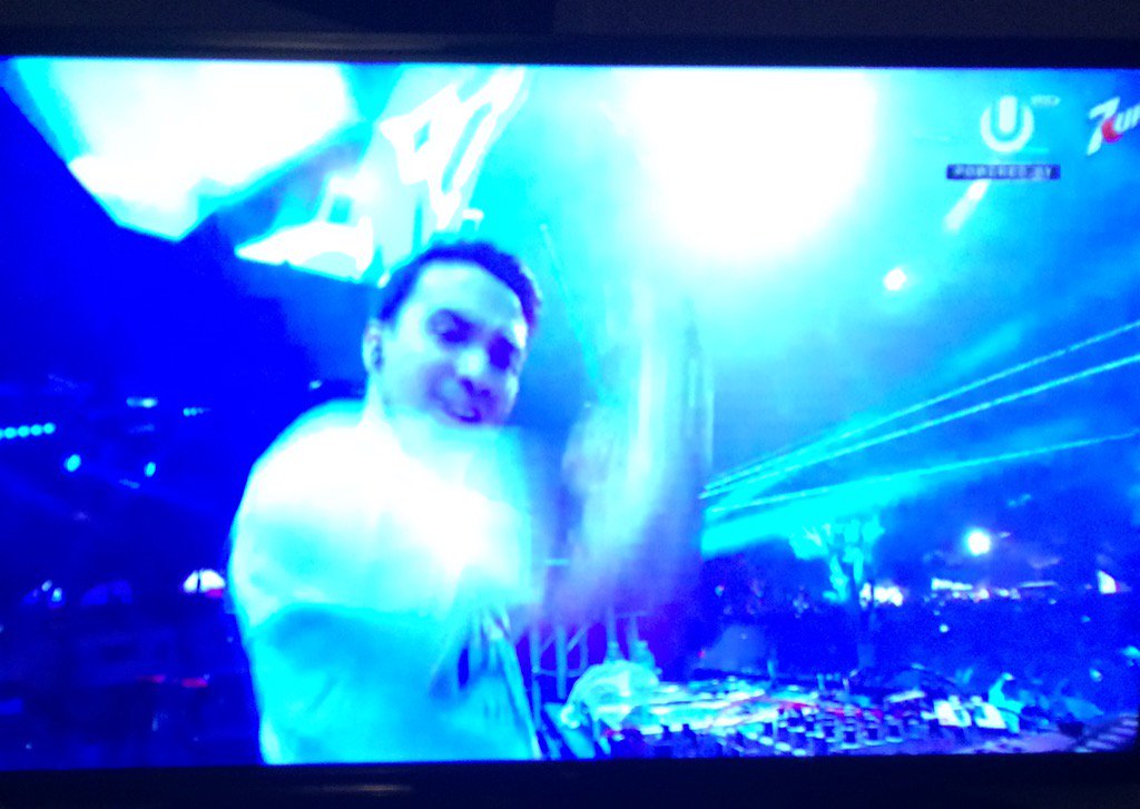 AdamSavage4's tweet photo. Bloody love this, Tiesto is a God, roll on the rest of the legends, watching from Northern Ireland 😀❤️🎉 #ULTRALIVE https://t.co/HYjYE8nv8n