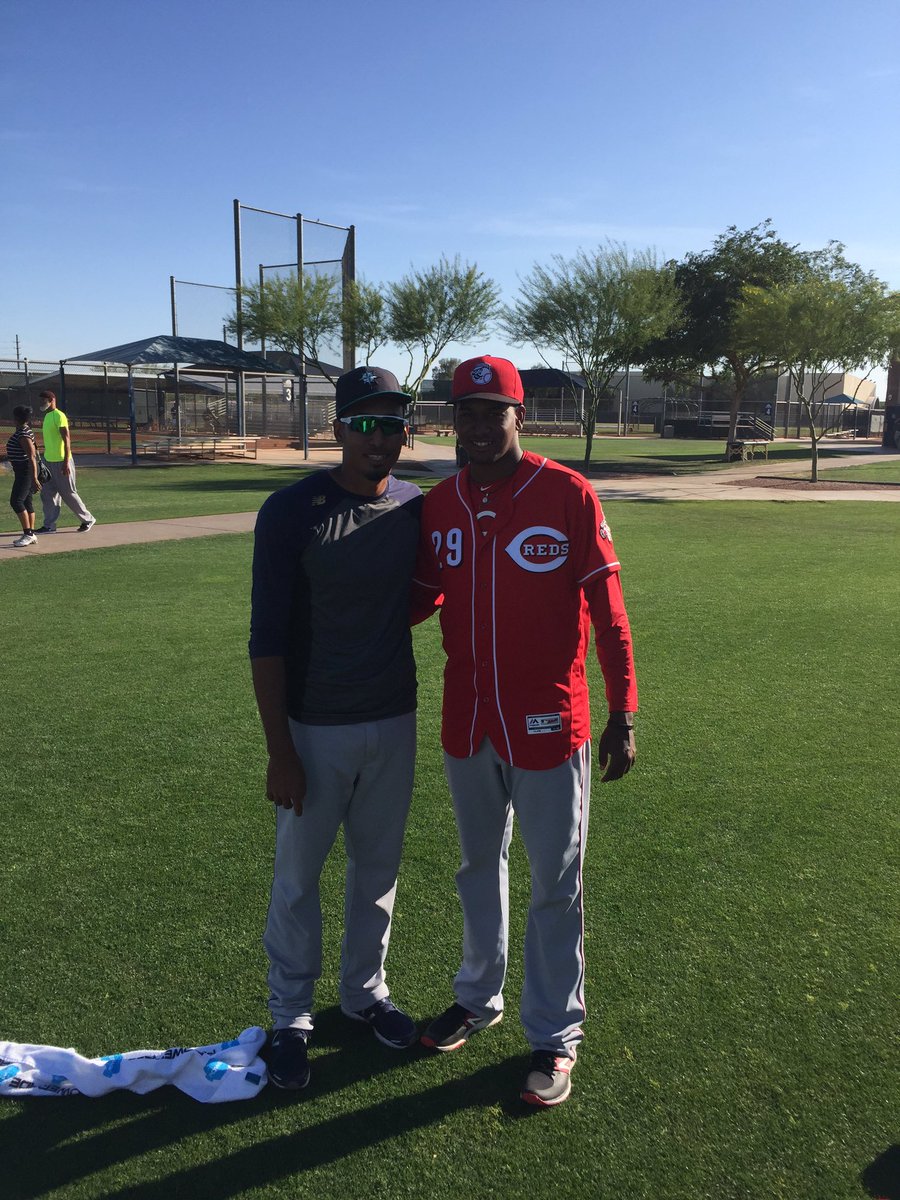 Edwin Diaz on X: With my brother 🔥🔥🔥#TeamSugar @Reds