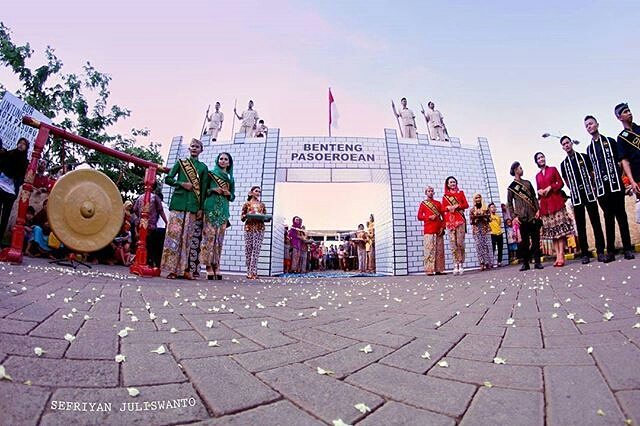 ikien_'s tweet photo. Pasoeroean Djaman Bijen Kembali Digelar https://t.co/B9eFK7EWu7 https://t.co/4AmN2vsNue