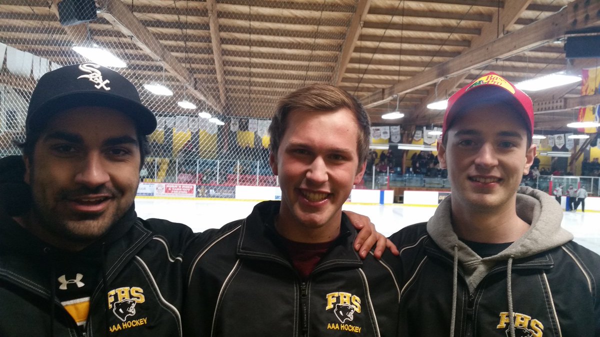FHSBlackKats's tweet photo. FHS alumni came for tonight's game. https://t.co/iQVGGZOJA6