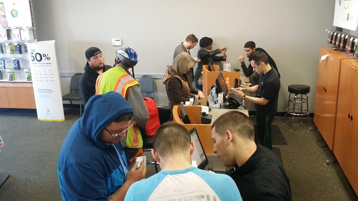 logankatseanes's tweet photo. To provide the best customer service in wireless industry @RonDyeJR @WL_News @DEVINPOLK3 @Pkushn @Heyitsmewillie https://t.co/ftdurXLWax