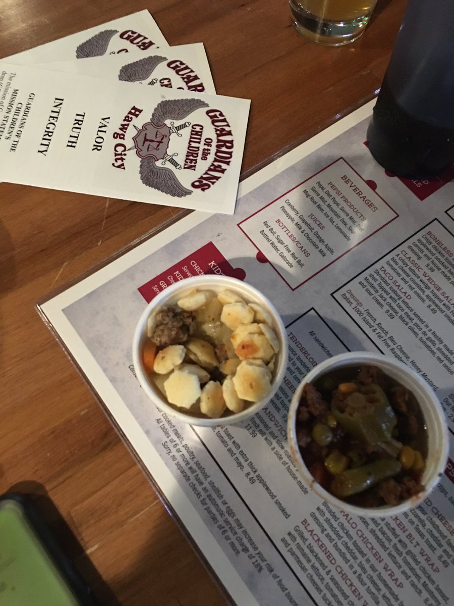 KellySh69200597's tweet photo. Leroy Butler, you left your lunch at our table. A pleasure to meet you. Thanks for supporting such a great cause. https://t.co/t97sIzJBZ9