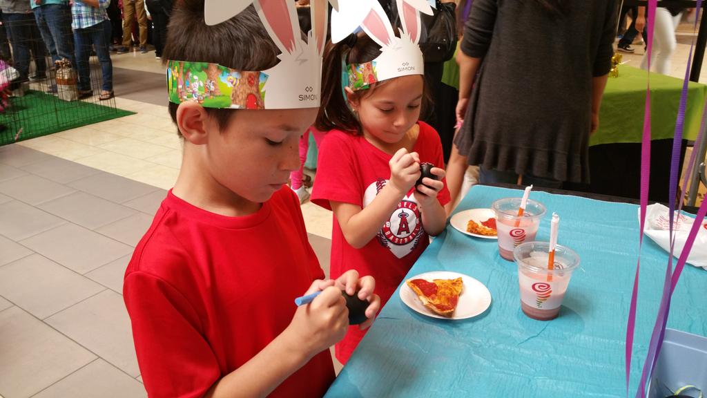BalanceTheChaos's tweet photo. And we are decorating #EasterEggs with @JambaJuice @ShopBreaMall #kidgets #easter event https://t.co/E1ga9LT7by