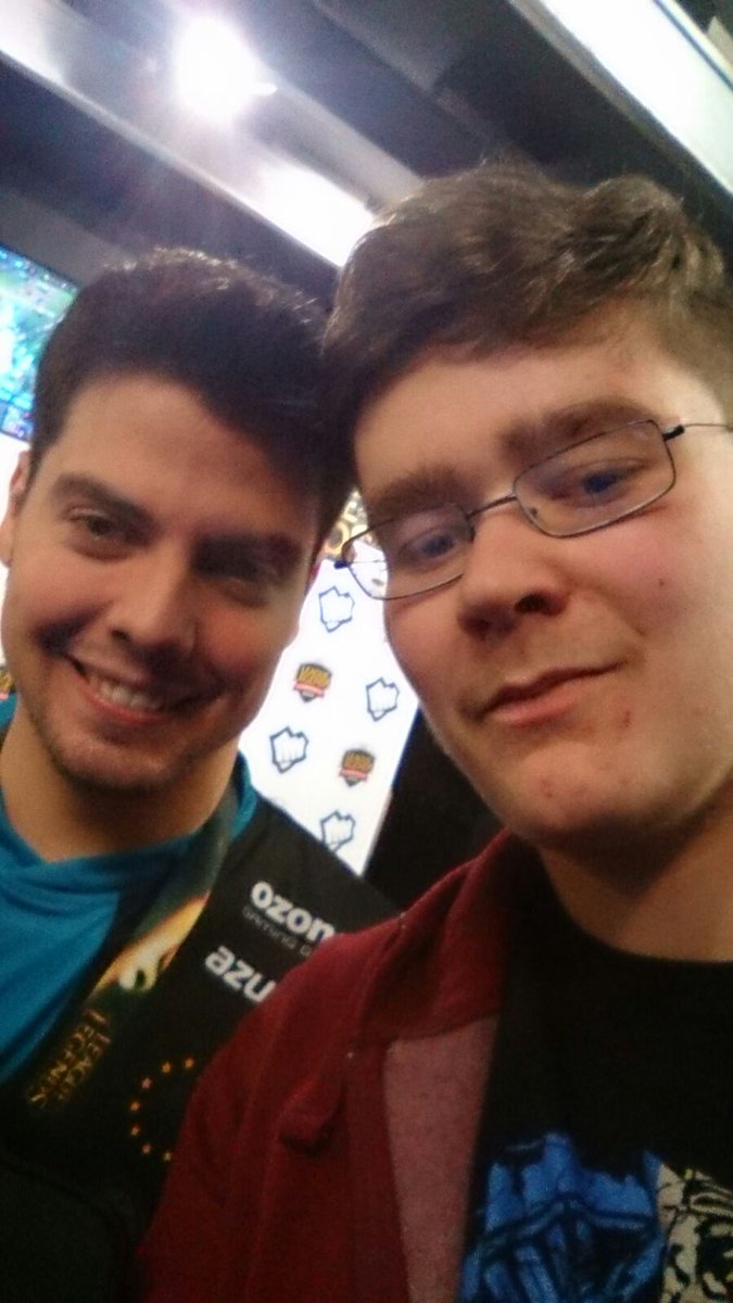 fietsche17's tweet photo. (/^▽^)/ @xPekeLoL https://t.co/2qYHKJCmFj