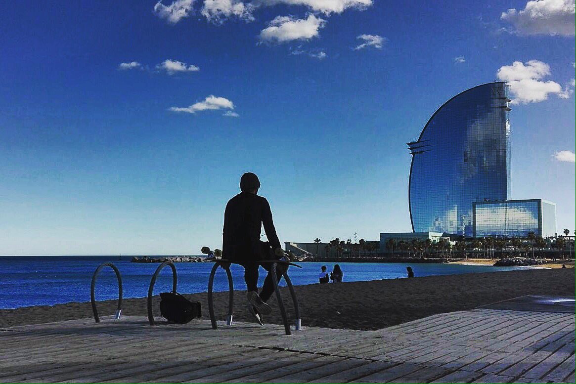 thebarcelonist's tweet image. ~ Blue Heart ~
🔹Foto by @thebarcelonist
#bcn #barcelona #nuestrabcn #barceloneta #beach #travel @WHotels #bluesky