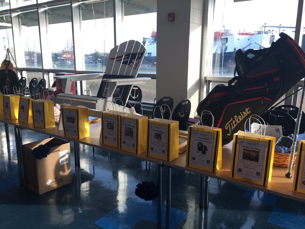 MillikenStrong's tweet photo. 5 minutes til doors open!! Let's get ready to #HonorGlenn!! https://t.co/kgq9nxtx0L
