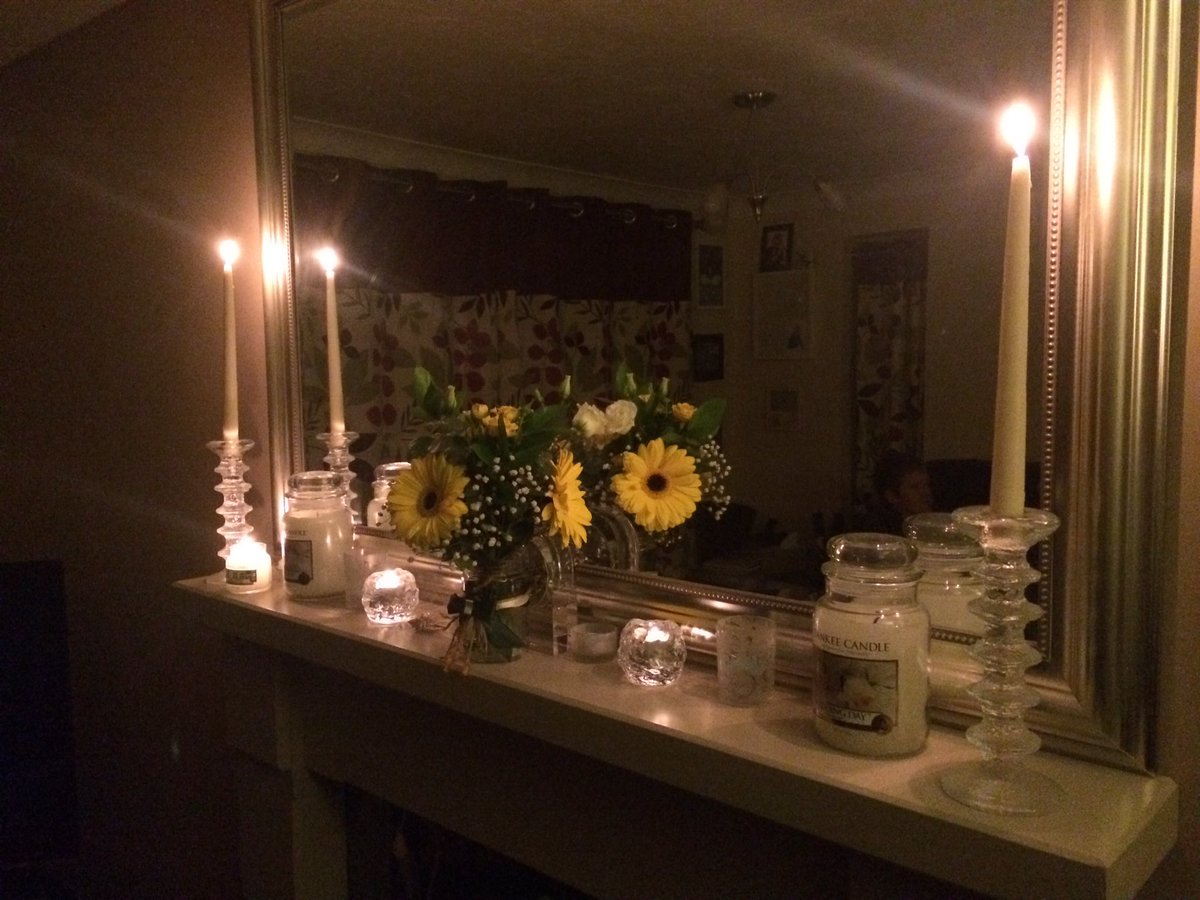 HelenEPye's tweet photo. Candles lit for #EarthHour https://t.co/UOnOLD3NIr