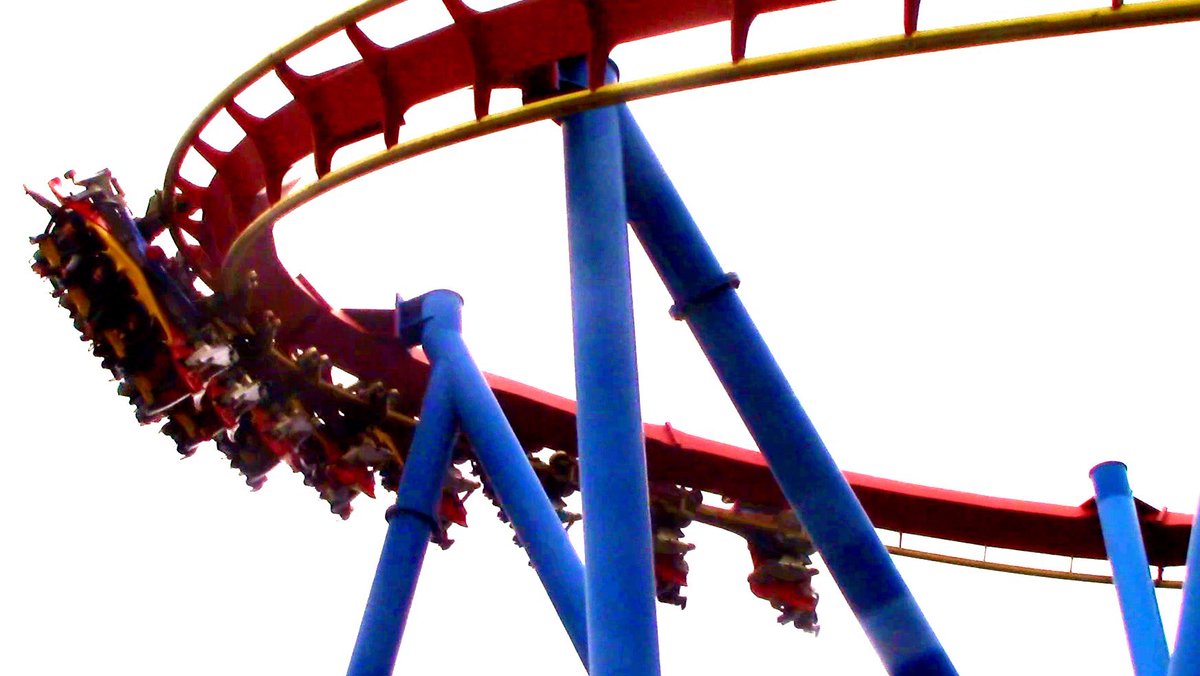 CoasterCoverage's tweet photo. #happysaturday ! Hope everyone has a #thrillingweekend ! #thrills #rollercoasters #supermanultimateflight #sfgadv https://t.co/y5Jt6R7a81