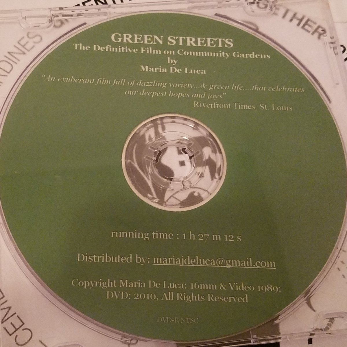 jillmarette99's tweet photo. MUST SEE! "Green Streets" film: history #NYC #CommunityGardens by Maria DeLuca. @greenthumbgrows #GrowTogether2016 https://t.co/hCcpigWOCk
