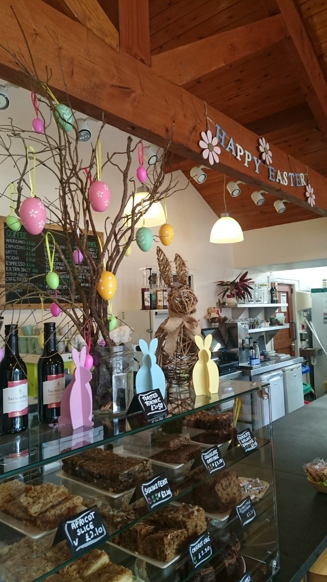 SiskinsCafe's tweet photo. Easter is coming. 😀 #Easter #EasterBunny #chocolate #cake https://t.co/IYxiPip2wW