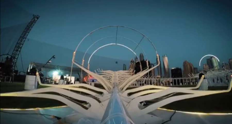A3Noticias's tweet photo. Dubái celebra la mayor competición de drones del mundo en un circuito al aire libre ► https://t.co/MLxxnyO1sL https://t.co/rEPVAQZEPC