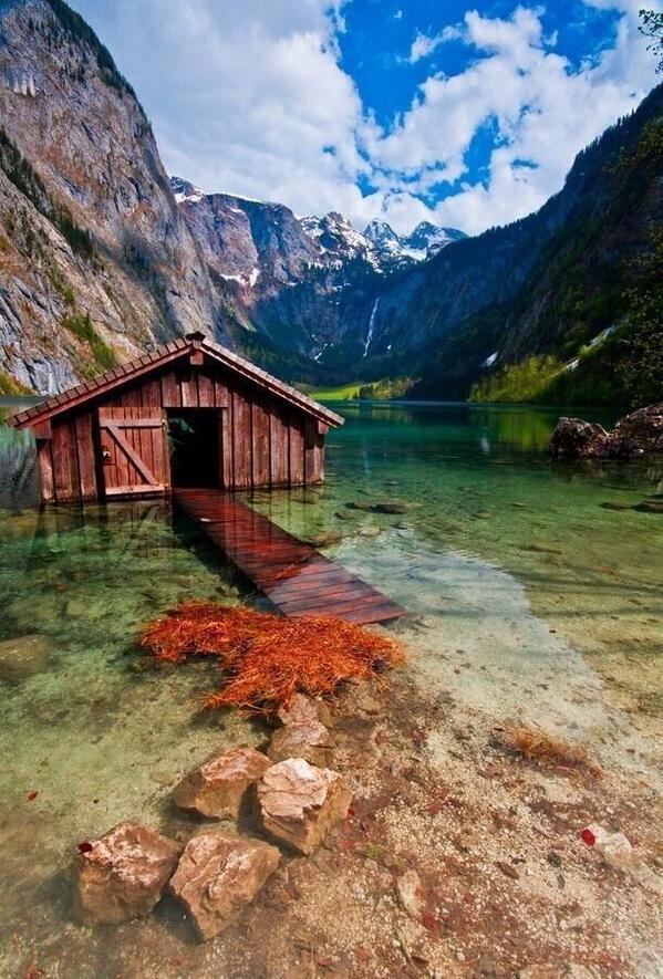 Paisajes_Es's tweet image. Aguas cristalinas en el Lago Obersee, Alemania.