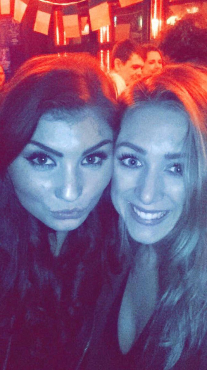 EmmaLouise231's tweet photo. Last Night 🍷🍷 @AndroschJoy  @christopherpym @SamanthaHayesx  ♥️♥️♥️ https://t.co/zmCoVKT7l9