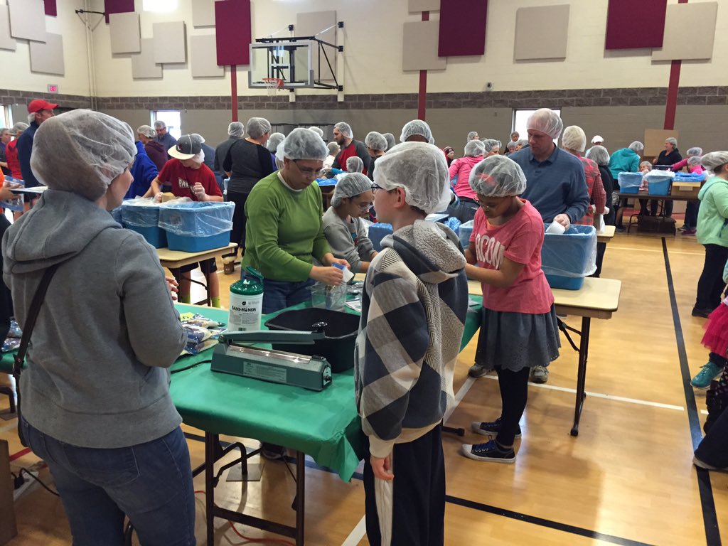 BryantOnTV's tweet photo. People come together to feed starving children around the world. The massive effort tonight on @CBS21NEWS.#FMSCMbg https://t.co/kVzy37piKA