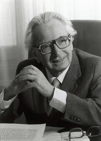 OrbilibroMX's tweet photo. #libroRecomendado "El hombre en busca de sentido" de Viktor Frankl - https://t.co/uCSif1wcFk  cc @CasaFrankl https://t.co/0vjeYGvGD0