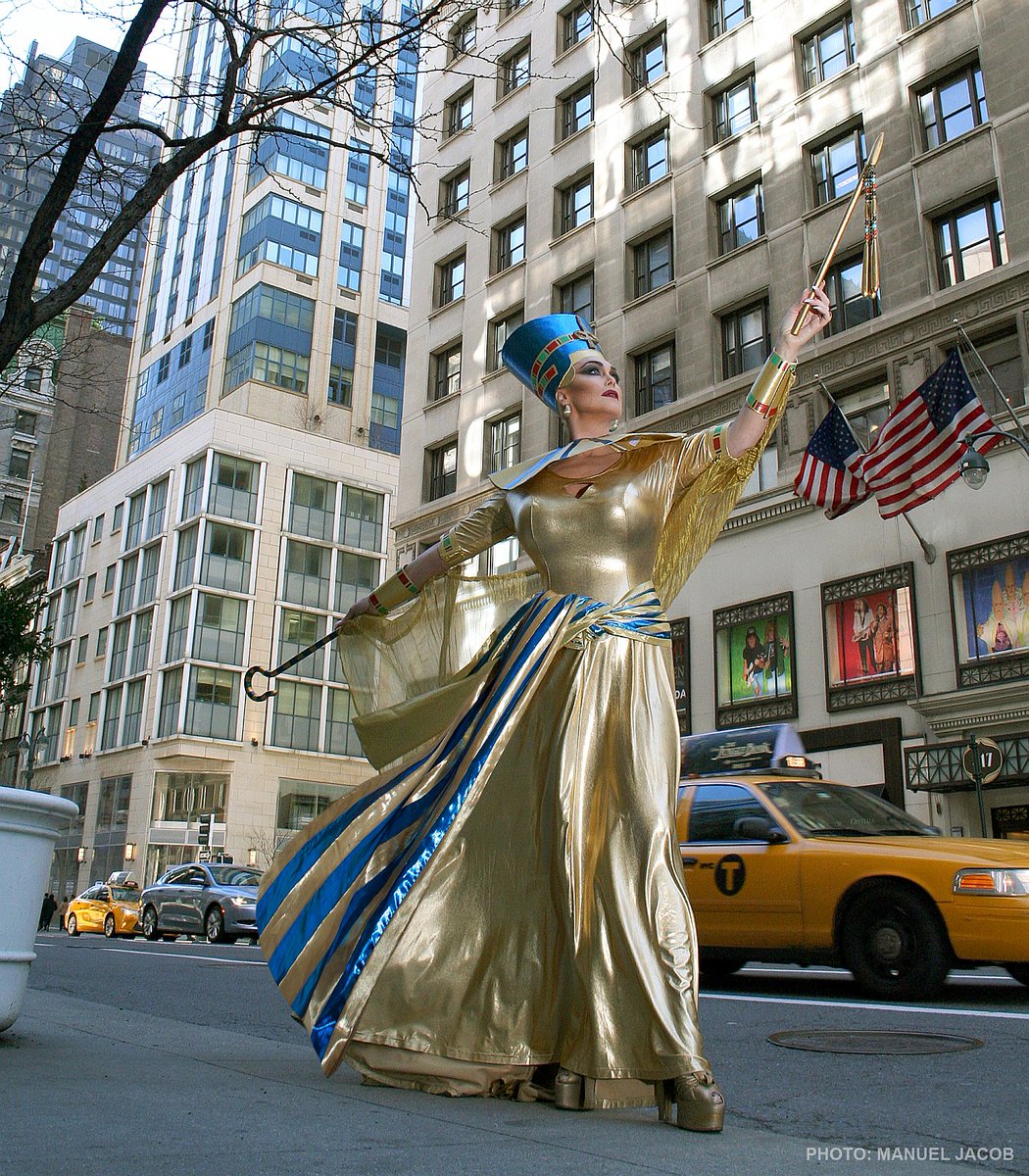 tut_nyc's tweet photo. Family Sunday | March 20 | 11am-5pm | Have your photo taken with entertainer Gloria Gray! https://t.co/CmNSQND3dn https://t.co/lhXnIuRubS