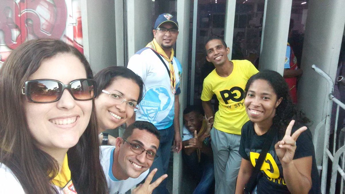 LaraQueiroz_AS's tweet photo. Jovens da IASD Marang. I envolvidos no Vida por Vidas. Atos de ComPaixão.
@llalencar @protaciliofilho @pastorotimar https://t.co/vyR8vgRuDu