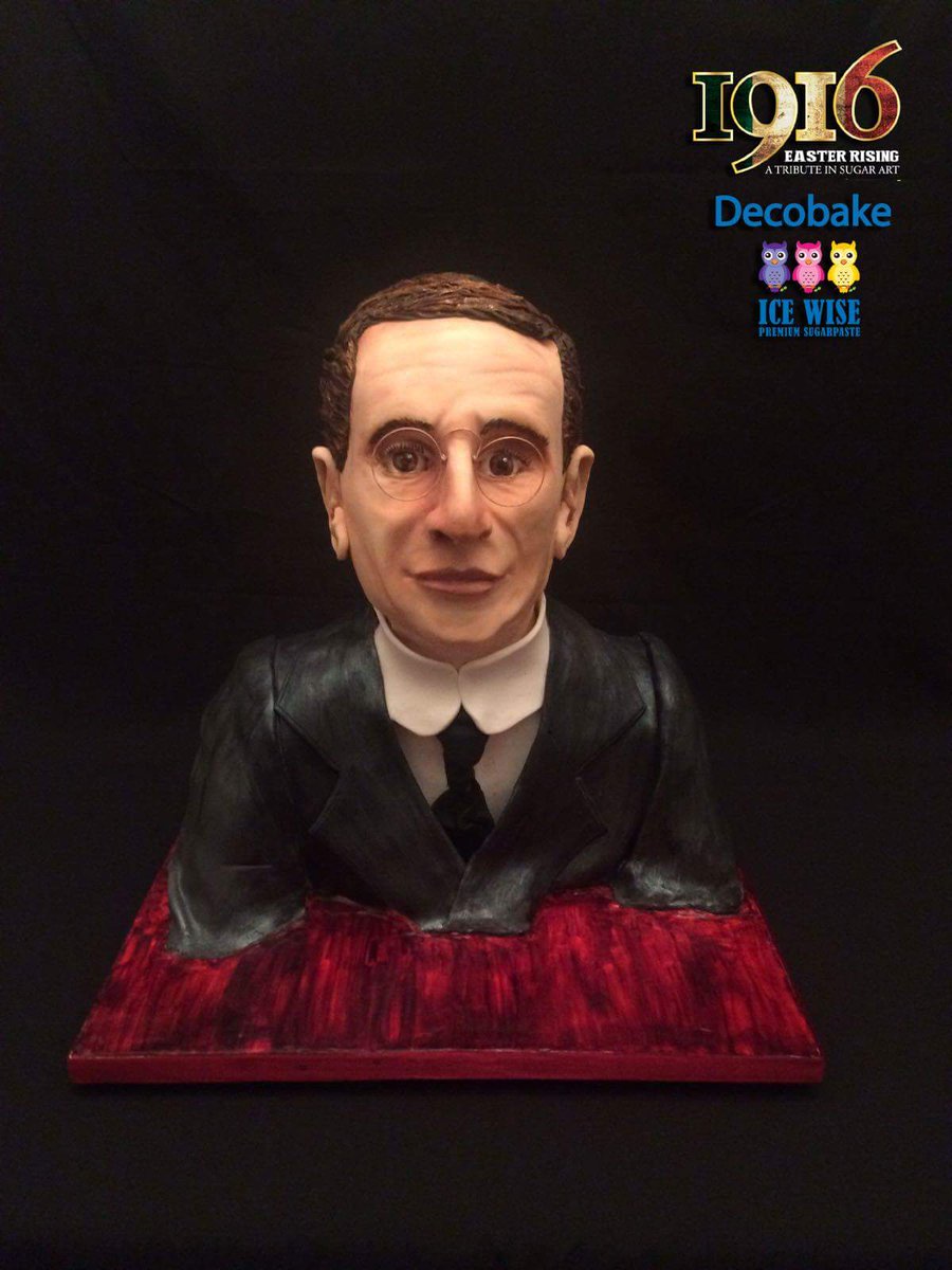 1916cake_collab's tweet photo. Edible Art Exhibition @DecobakeIreland  #1916cakes #1916easterrising #deValera https://t.co/ZdP8jWD29I