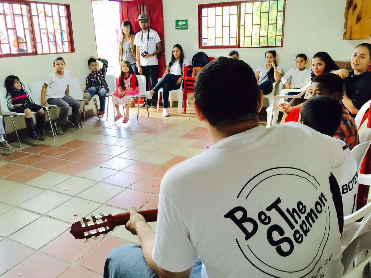Club_Omega_IASD's tweet photo. Ser el sermón es predicar de servicio mientras servimos #bethesermon #GYD16 #Omega2016 https://t.co/xOmRsKqeiM