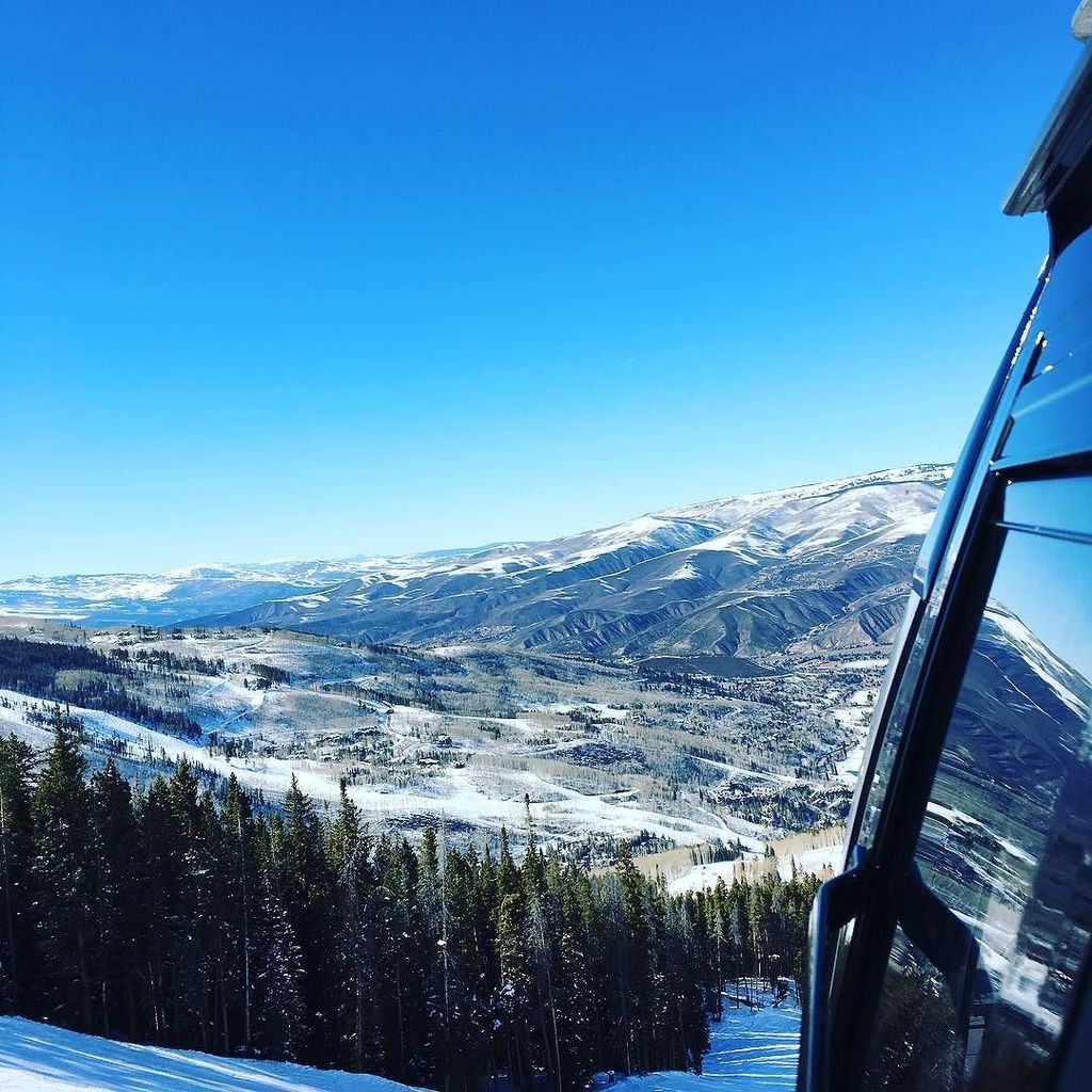 mark_artim's tweet photo. Last gondola ride of the day! Another awesome day in #beavercreek ! #skiingisbetterthanwor… https://t.co/SD6s6DIn4u https://t.co/OsXV279Qtf