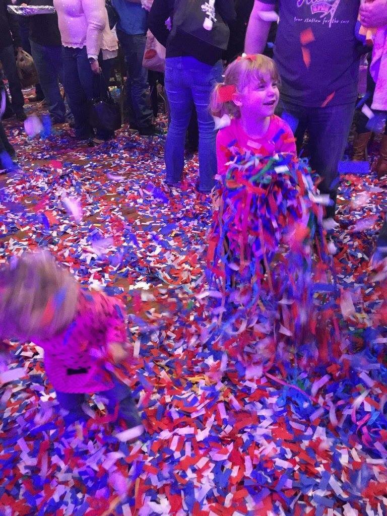 PINKAPALOOZA's tweet photo. What does 67 pounds of confetti look like? #pink2016 #AlissasHope #PINKAPALOOZA #GatewayFireworks #KPNK #Radio https://t.co/3TEI7zO5XH