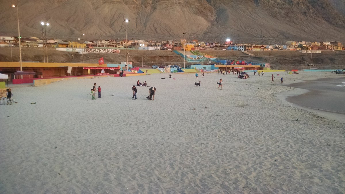 MAMBIENTETOCO's tweet photo. Sumamos voluntades por nuestro planeta. #Tocopilla comienza Operativo ciudadano por la #HoraDelPlaneta https://t.co/bAnaIABcee