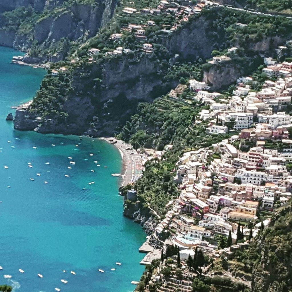 FeelingItaly's tweet photo. InstaPic by gt_0916: Where we got engaged ❤ Positano
View from our hotel 👌
#positano #amalficoast #italy #roomwit… https://t.co/Iz8vRlokV2