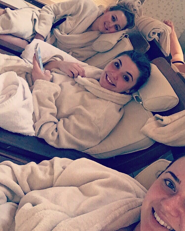 beedingtons's tweet image. 👯👯