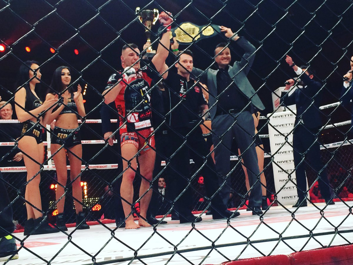 Jurasmma's tweet photo. Da Champ! @SzymanskiMMA ! Meeega walka! #FEN11 https://t.co/jHgAGs74q1