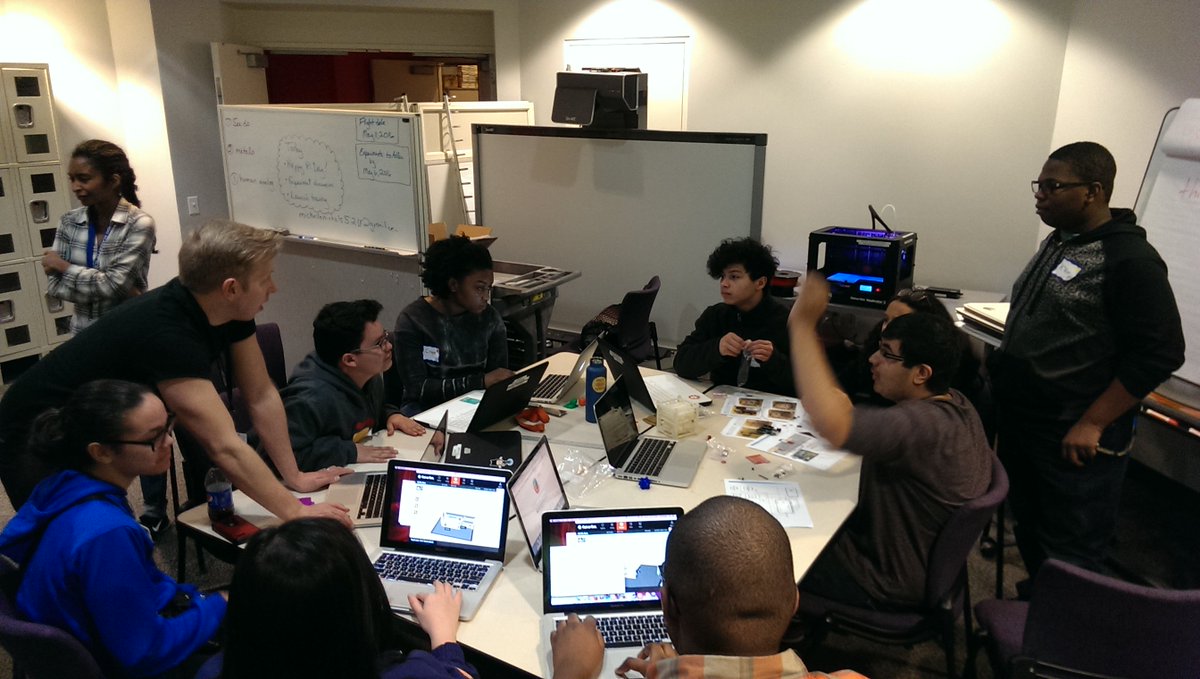 dbild's tweet photo. @NatureMuseum #CASteens & @adlerteens building air quality sensors for collab data collection #hivemapping #hivebuzz https://t.co/9M8S25URSH