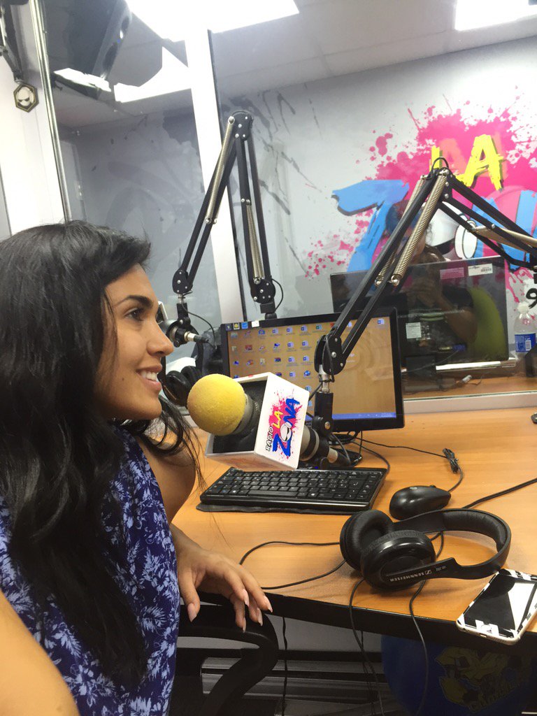 AngoraPeru's tweet photo. Y desde ahora puedes pedir también #NoPapi de @VaniiaBlludau y @Dyland_papi en @RadioLaZonaFM RT https://t.co/nXJ4HxLVNQ