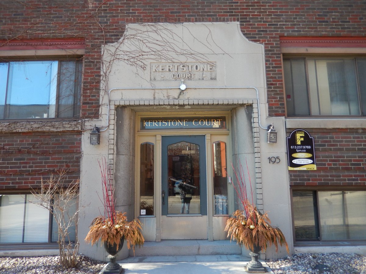 timhuntottawa's tweet photo. "Kertstone Court", 195 Cooper St. #BuildingNames #Ottawa https://t.co/KBGRY6Qa9V