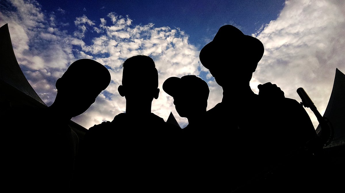 Sebentar lagi!!! Staytune SCTV yaaa teman teman <a href="/SurFivers_FC/">SurFivers</a>