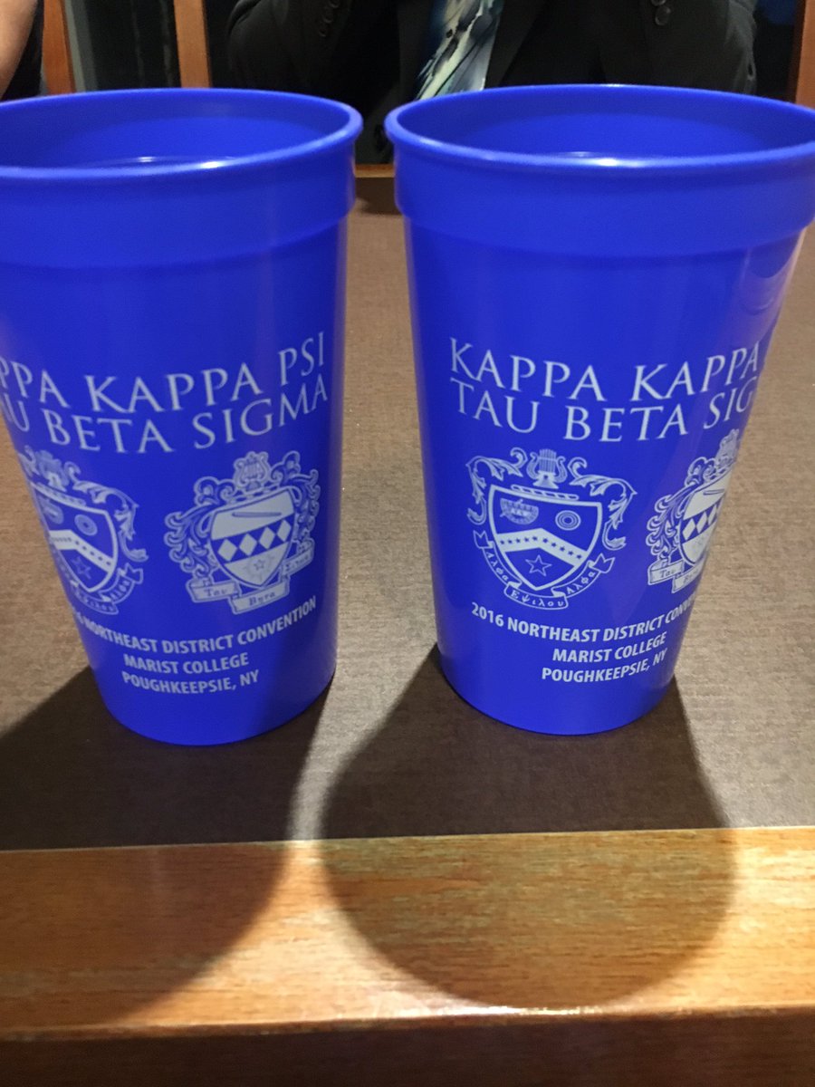 KKPsiLDAA's tweet photo. Oh look! Cups is the Banquet Gift!! #NEDCon2016 #typical #AllOfTheCups https://t.co/cRT6pJptz5