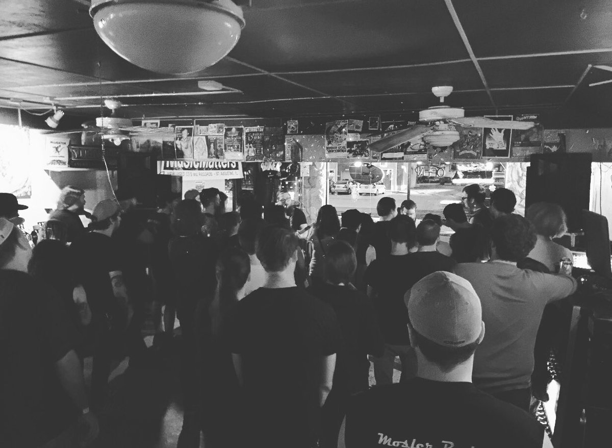 timsavage's tweet photo. #Resonants playing at #Nobfest #StAugustine https://t.co/Ogju4NrTVs