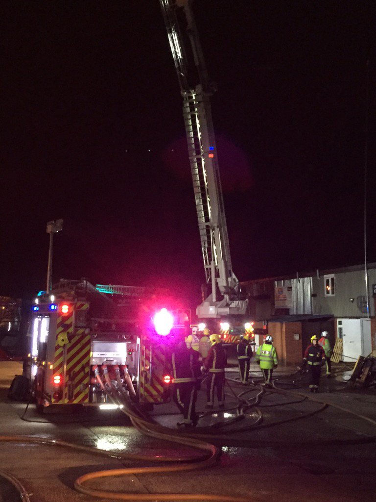 WestMidsFire's tweet image. Now scaling down resources at incident in Cov; to be made available for other incidents. #Operationalexcellence