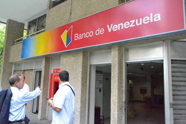 noticias24's tweet photo. Bancos trabajarán lunes, martes y miércoles de Semana Santa - https://t.co/TRKbQeyPw4 https://t.co/HJhRItQS7b