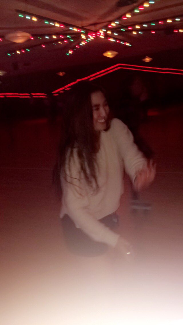 BrendanHall6's tweet photo. Almost embarrassed myself a hundred times but her beautiful smile made it all worth it😍😄⛸@veronicakawaiii https://t.co/EJOOgzLuOr