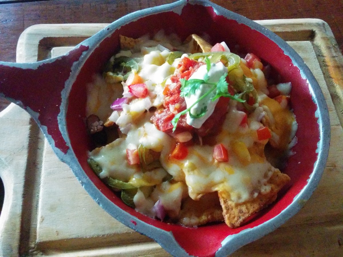 WoozoeApp's tweet photo. Doesn't this look perfect? #Veggie #loaded  #nachos @SocialOffline in #Bangalore . A perfect #munchie https://t.co/9bre8KzRr3