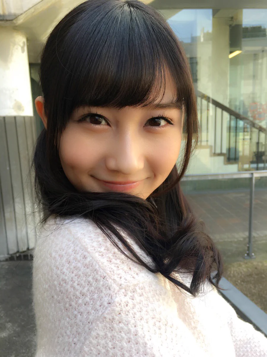 これこそが見返り美人♥この娘からもう目が離せない♥♥