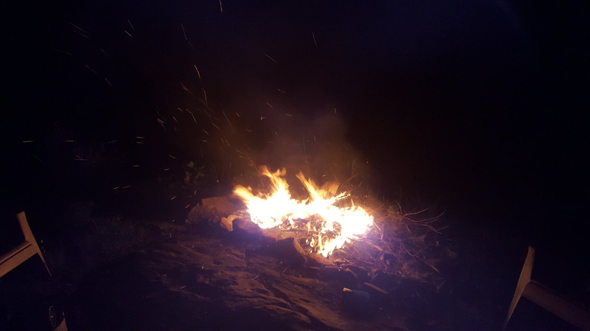 SparrowLakeCamp's tweet photo. #EarthHour2016 #CampfireLight #SLC2016 https://t.co/zBvDzQpN4o