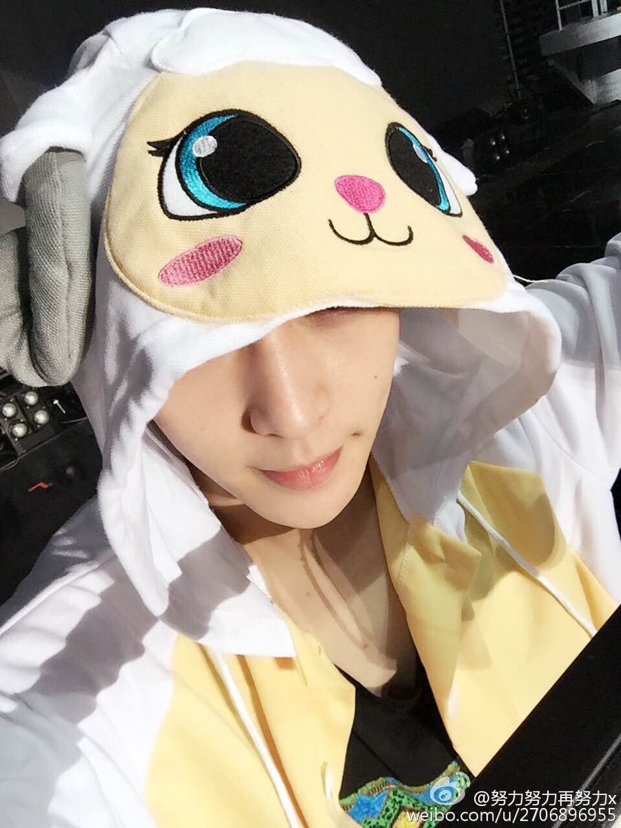 EXOfanbase_Int's tweet photo. [UPDATE] 160320 LAY Weibo update https://t.co/PjL8KQr1PY
